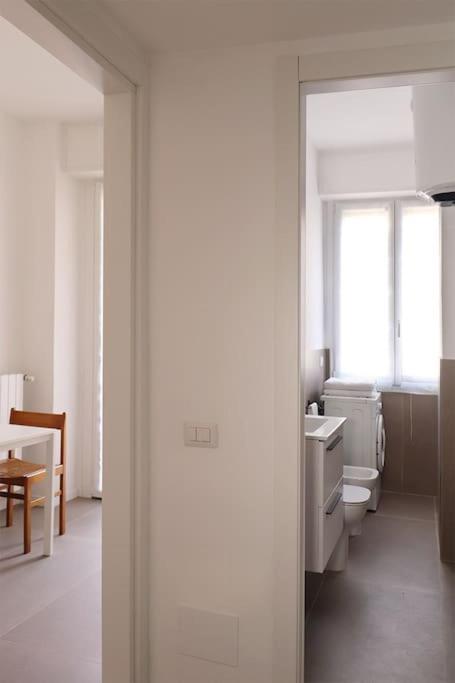 Ferienwohnung Bilocale Metro 4 Blu Frattini - Airport Linate Mailand Exterior foto