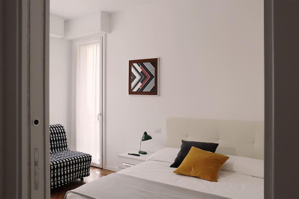 Ferienwohnung Bilocale Metro 4 Blu Frattini - Airport Linate Mailand Exterior foto